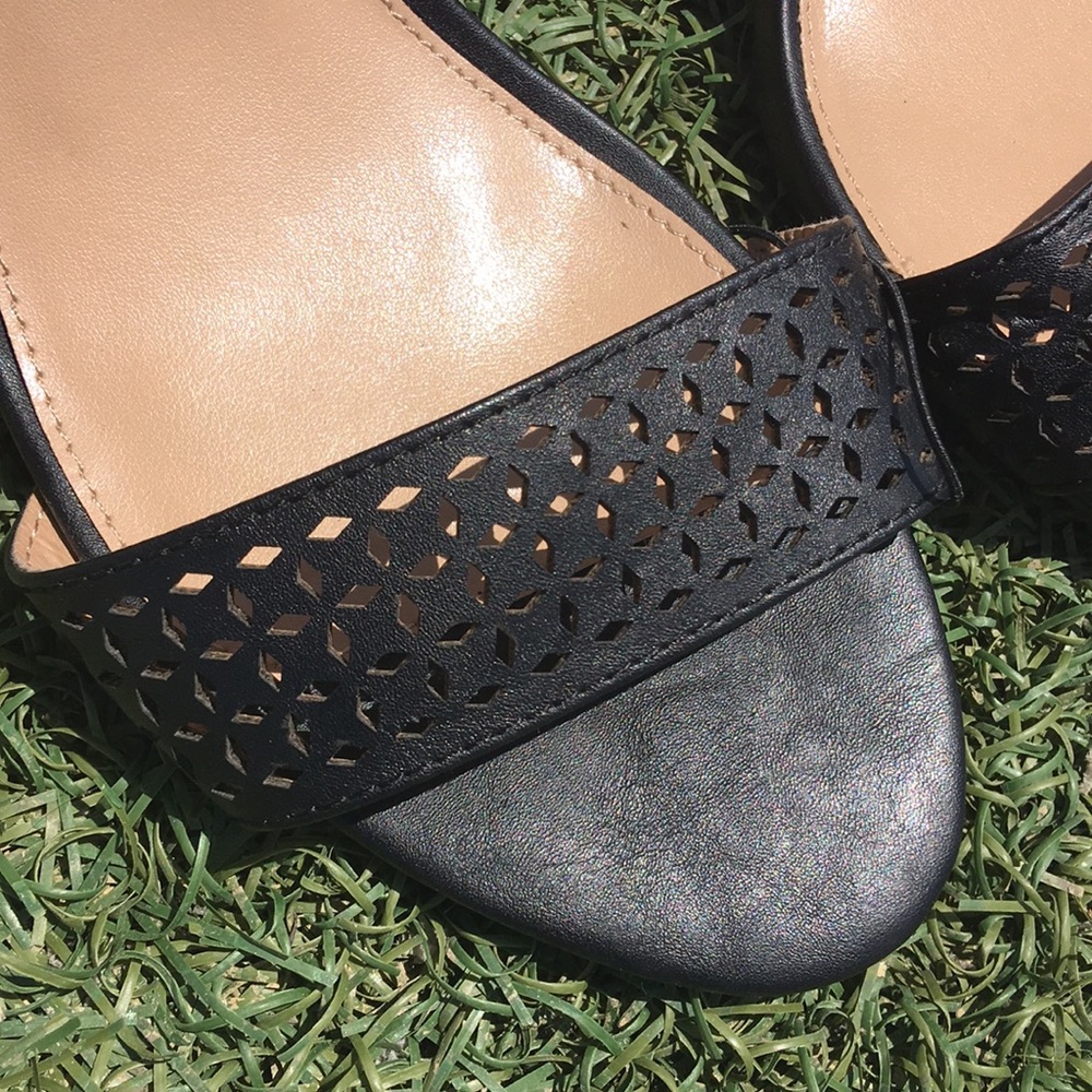 Heels - Picture 2 of 5